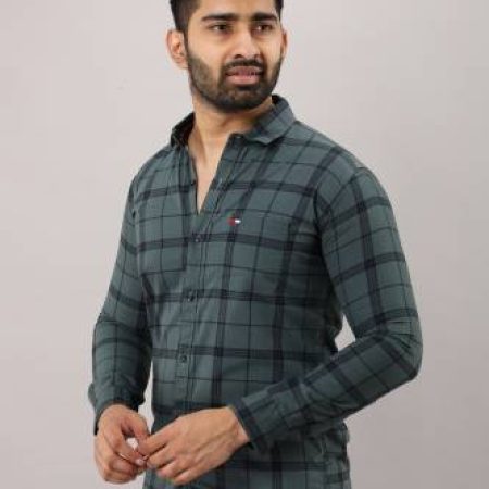 Surhi Men Checkered Casual Grey Shirt